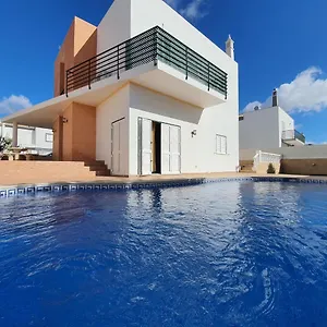 villa-happy-family-albufeira.hotelaalgarve.com/
